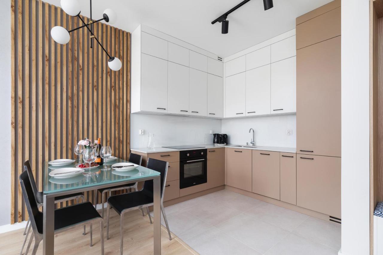 Lotniczowka Apartments By Renters Prestige Краков Экстерьер фото