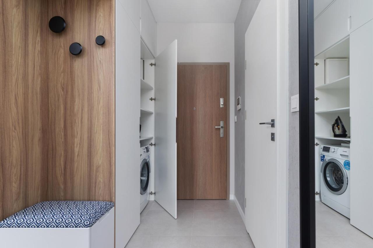 Lotniczowka Apartments By Renters Prestige Краков Экстерьер фото